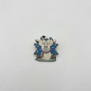 2007 Disney Minnie Mouse as snowman pin